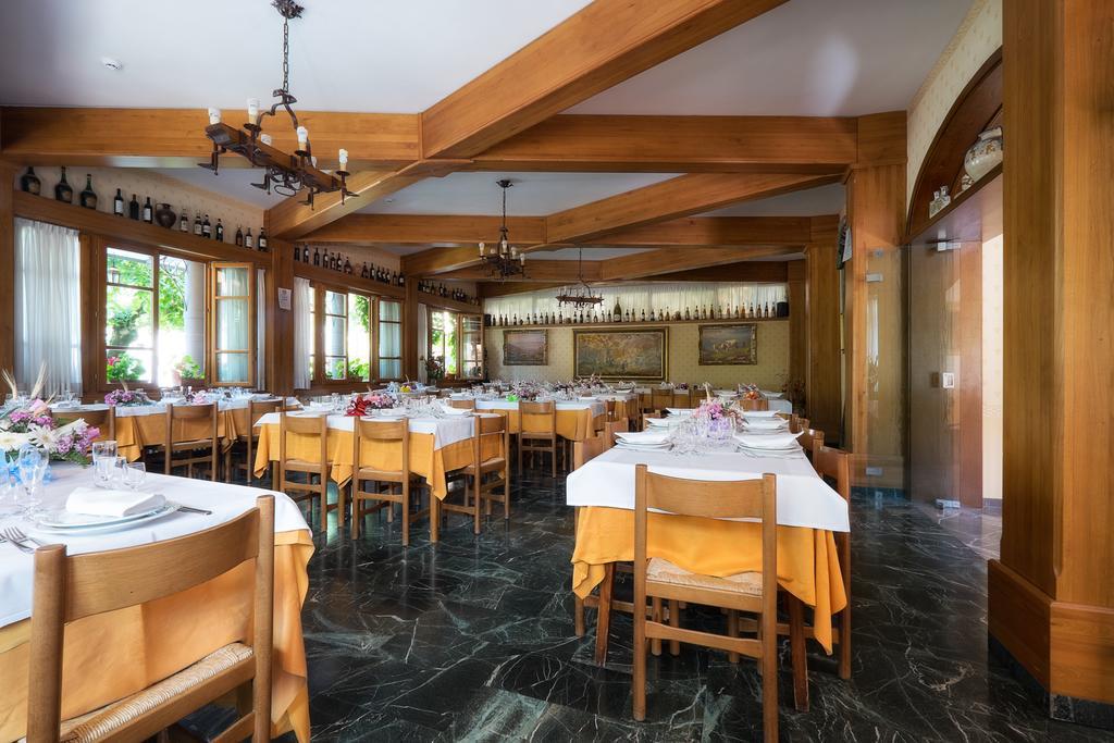 Hotel La Rosa Ronta Kültér fotó