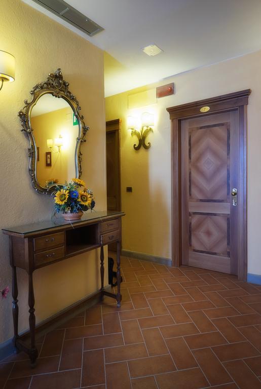 Hotel La Rosa Ronta Kültér fotó