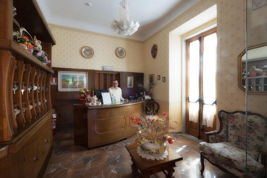 Hotel La Rosa Ronta Kültér fotó