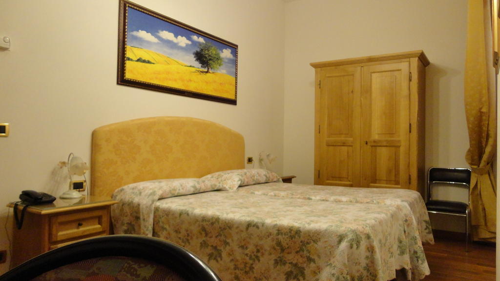 Hotel La Rosa Ronta Kültér fotó