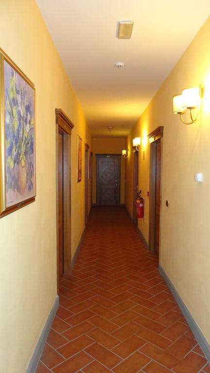 Hotel La Rosa Ronta Kültér fotó