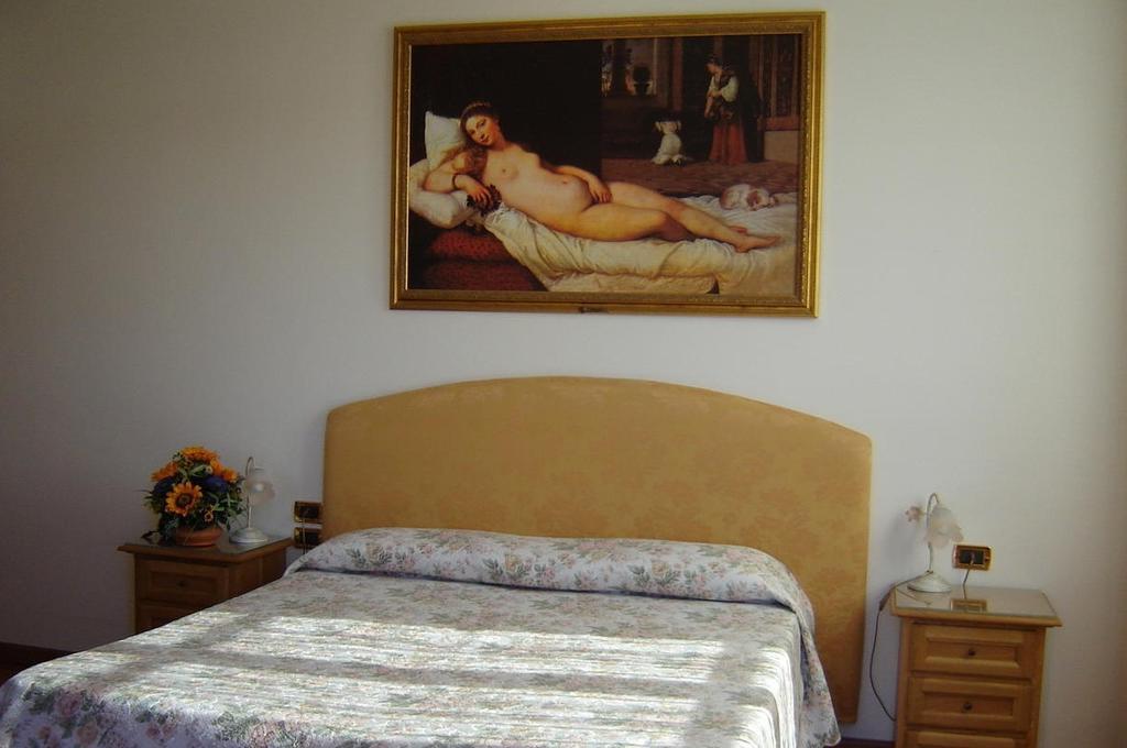 Hotel La Rosa Ronta Szoba fotó