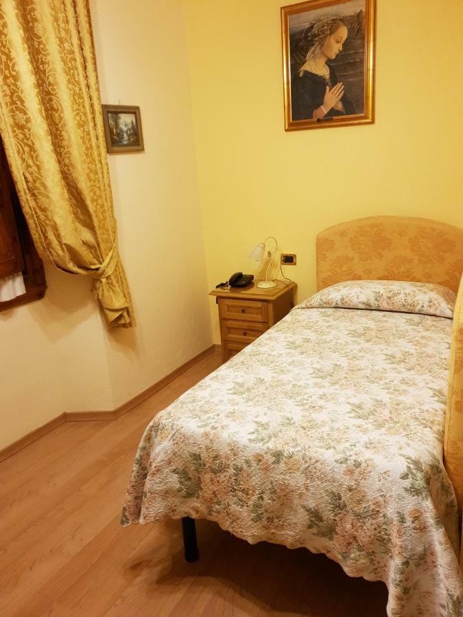 Hotel La Rosa Ronta Kültér fotó
